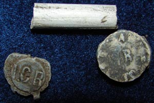 ICR Buttons and clay pipe
