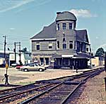Bridgewater station 7JY73 DAO small.jpg (9219 bytes)